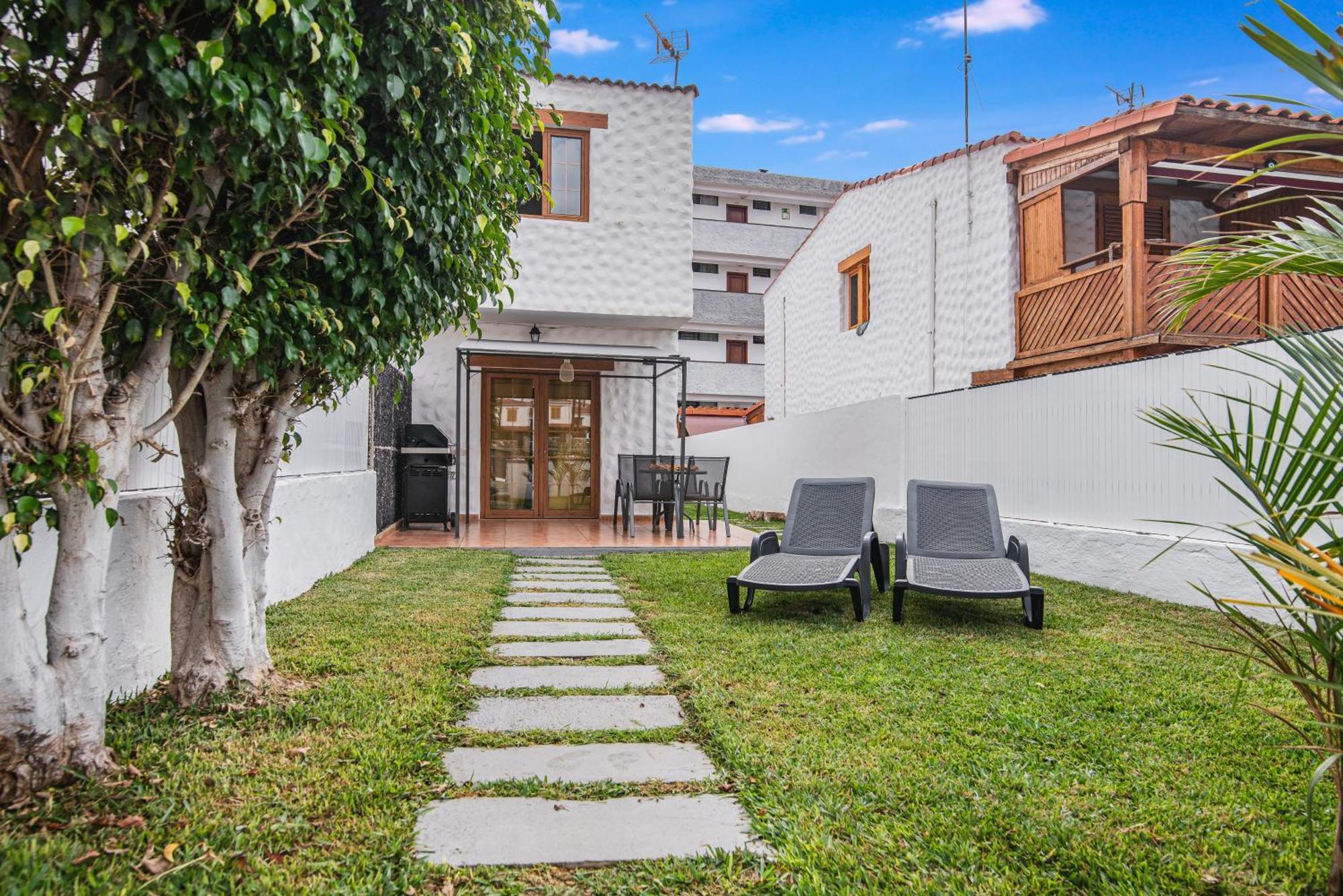 Paradise Duplex Garden & Maspalomas Holiday home